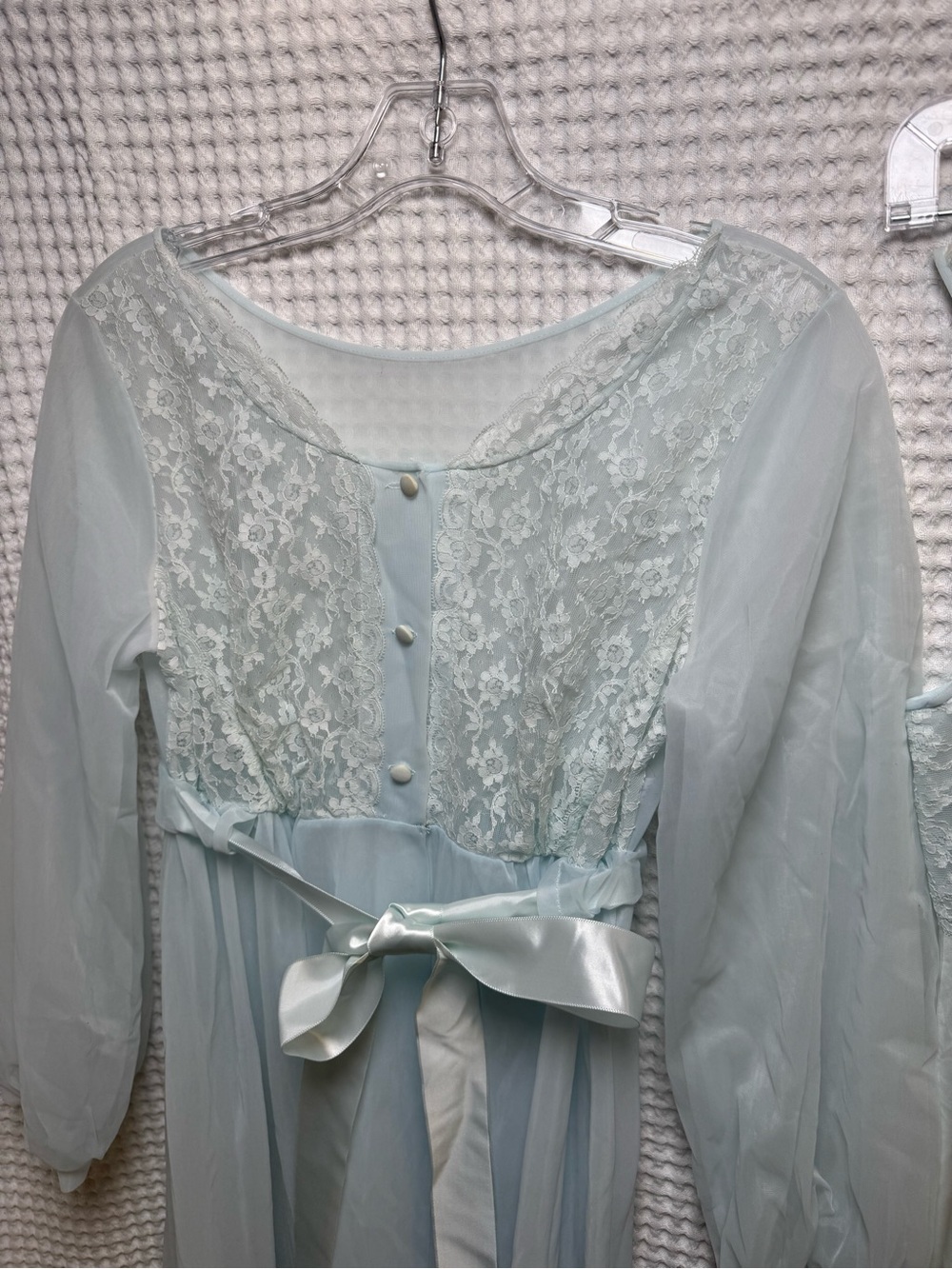 Vintage 1970s Shadowline Ice Blue Peignoir Bridal Nightgown Set, Size Small - Picture 3 of 7